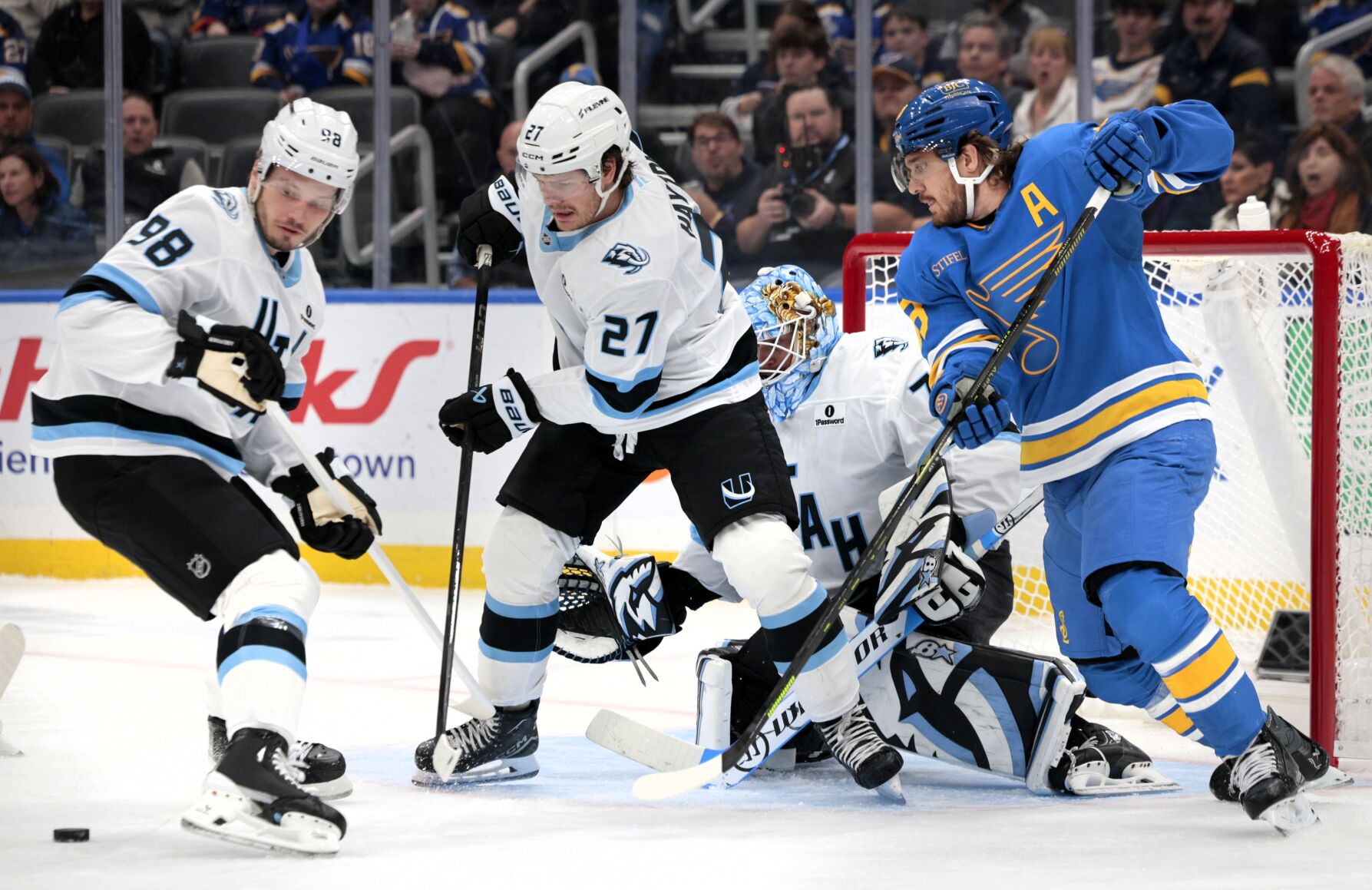 Blues host the Mammoth